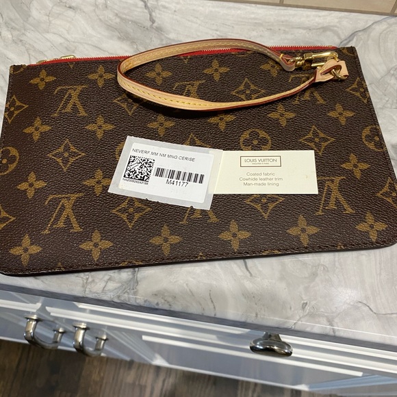 Louis Vuitton Accessories - ❌SOLD❌Louis Vuitton neverfull pochette